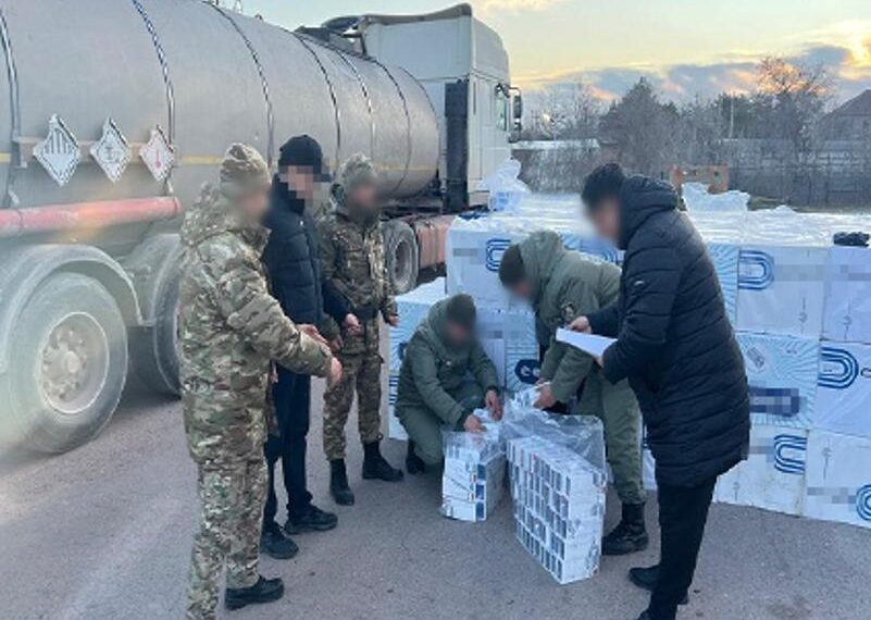Пограничная служба Казахстана пресекла провоз табачных изделий
