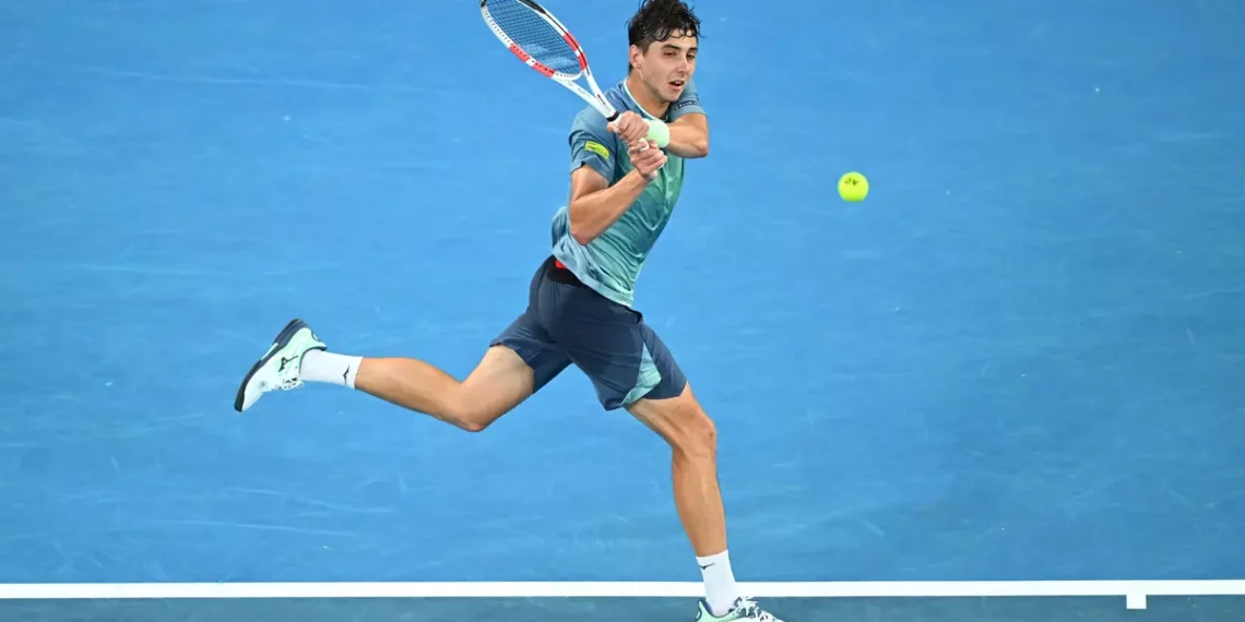 Казахстанский теннисист Александр Шевченко одержал сенсационную победу на турнире в США