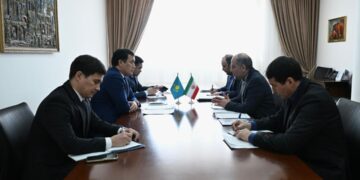 Вице-министр иностранных дел Казахстана провел встречу с послом Ирана