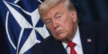 Обращение за помощью в Ормузском проливе ставит под сомнение военное лидерство США