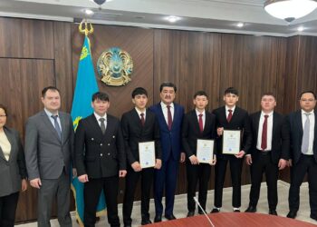 Министр экологии и природных ресурсов встретился с участниками волонтерской группы «Экозащитники»