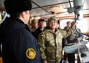 Начальник Генштаба проверил боеготовность кораблей ВМС Казахстана в Актауском гарнизоне