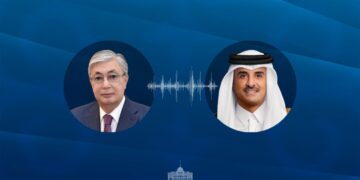 Глава государства провел телефонный разговор с эмиром Катара