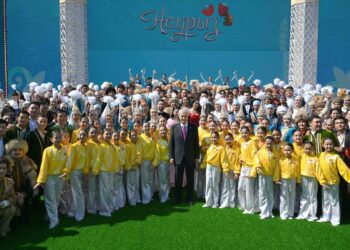 Глава государства посетил концерт по случаю празднования Наурыза