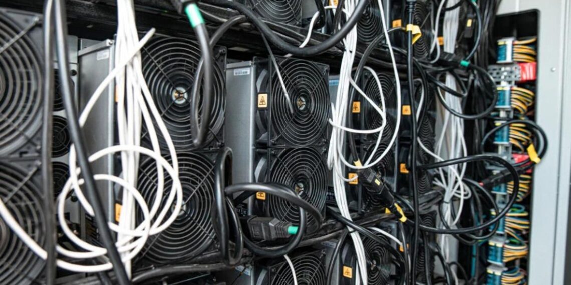 В Карагандинской области ликвидирована нелегальная криптоферма