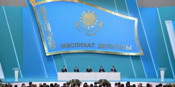 Токаев выступил на ІІІ республиканском форуме депутатов маслихатов всех уровней