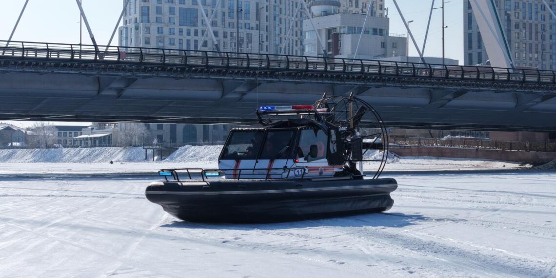 Спасатели МЧС с начала зимнего периода спасли на льду 40 человек