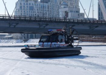 Спасатели МЧС с начала зимнего периода спасли на льду 40 человек