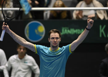 Теннисист Александр Бублик вышел в четвертьфинал крупного турнира в Монако