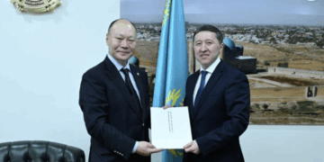 МИД Казахстана: посол Монголии вручил копии верительных грамот