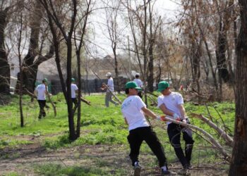 Казахстанская молодежь приступила к новому сезону экологической акции «Таза Қазақстан»