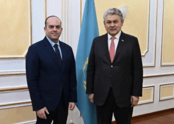Глава МИД Казахстана провел встречу с послом Израиля