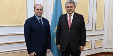 Глава МИД Казахстана провел встречу с послом Израиля