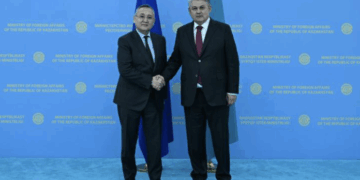 Глава МИД РК провел встречу с генеральным секретарем ОДКБ