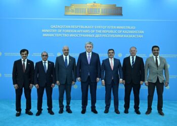 Глава МИД Казахстана принял послов стран Залива и Иордании