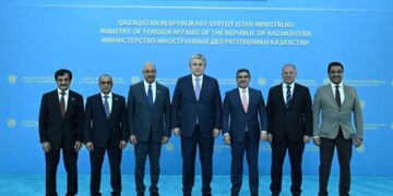 Глава МИД Казахстана принял послов стран Залива и Иордании