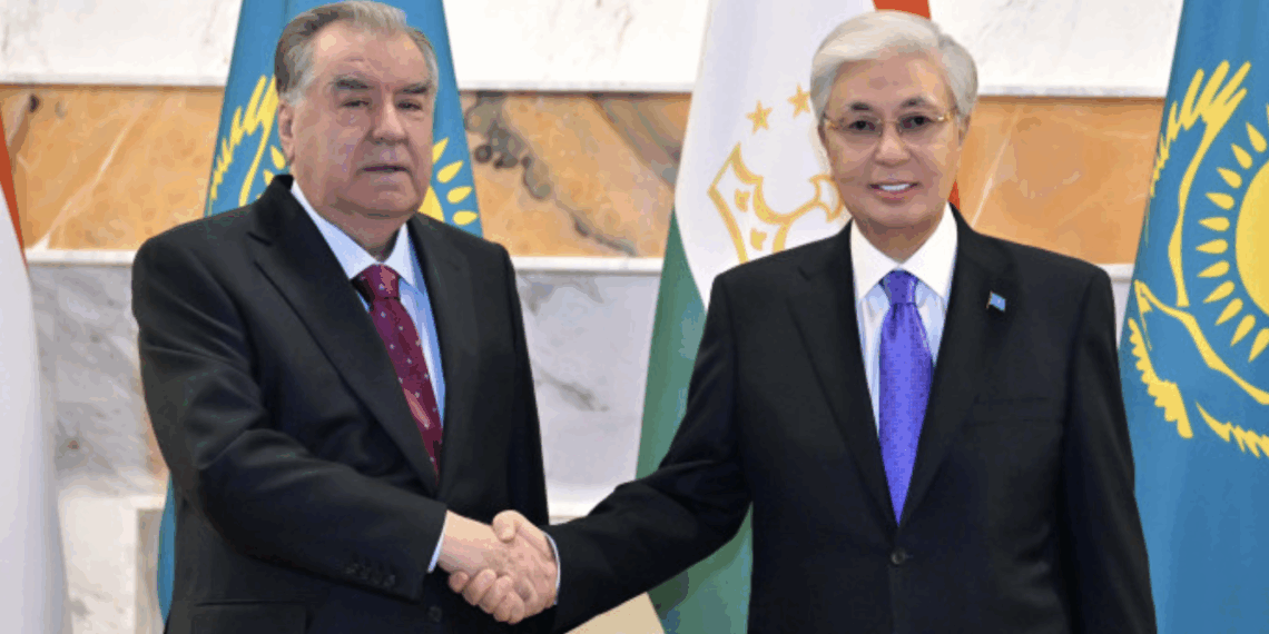 Казахстанский лидер провел встречу с президентом Таджикистана