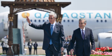 Президент Казахстана прибыл с рабочим визитом в Узбекистан