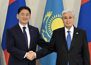 Президенты Казахстана и Монголии провели переговоры в узком составе