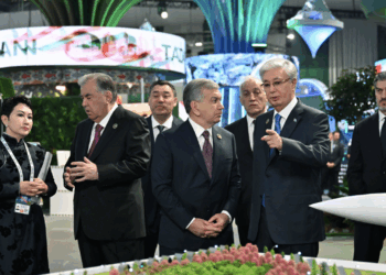 Главы государств посетили павильоны выставки Регионального экологического саммита