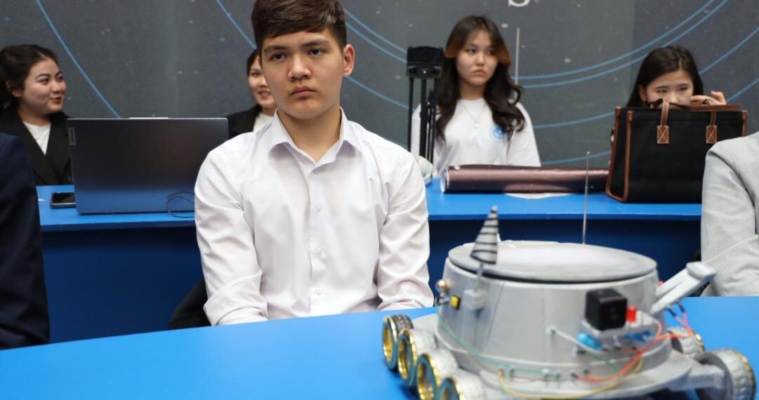 Среди учащихся 9-11 (12) классов стартовал международный научный конкурс по космическим исследованиям