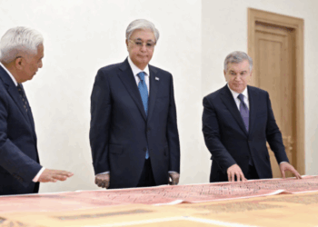 Шавкат Мирзиёев передал Касым-Жомарту Токаеву ряд исторических документов