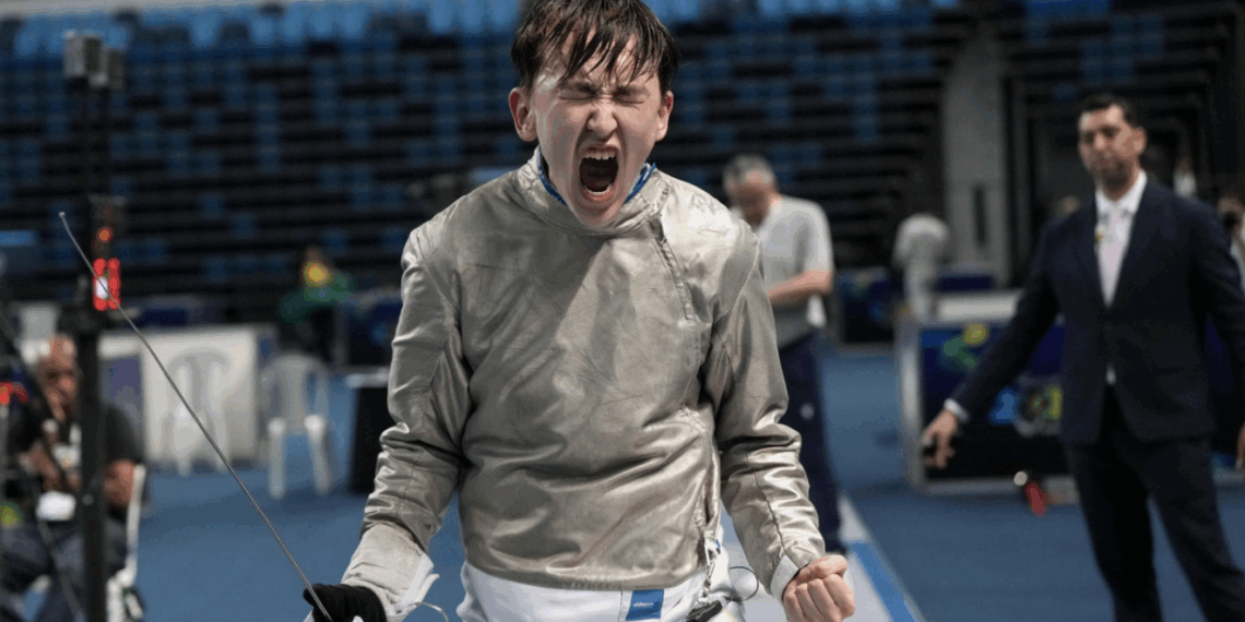 Казахстанец Нурмухаммед Жайлыбай стал бронзовым призером юниорского чемпионата мира по фехтованию