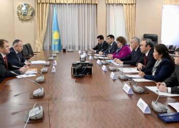 Министр национальной экономики Казахстана встретился с министром по конкуренции и антимонопольному регулированию ЕЭК