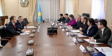 Министр национальной экономики Казахстана встретился с министром по конкуренции и антимонопольному регулированию ЕЭК