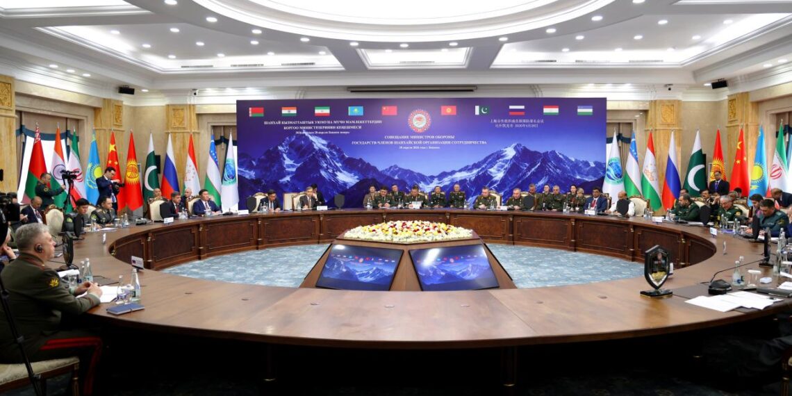 Глава Минобороны РК выступил на совещании руководителей оборонных ведомств стран ШОС в Бишкеке