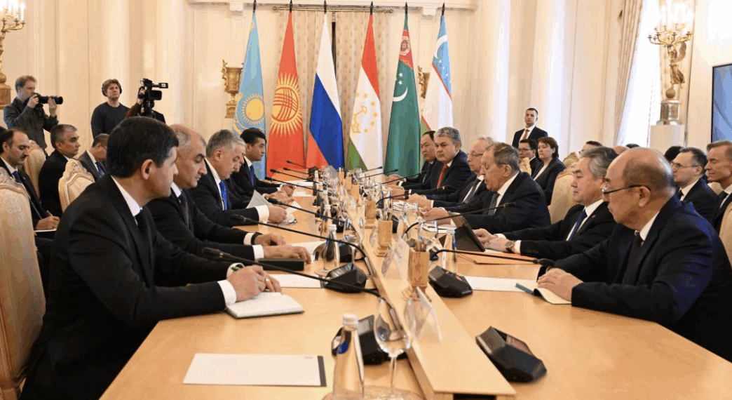 Главы МИД ЦА и РФ сверили позиции и планы дальнейшего сотрудничества