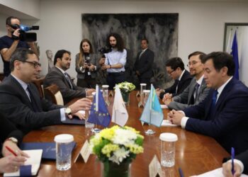 Вице-министр иностранных дел Казахстана провел встречу с главой МИД Кипра