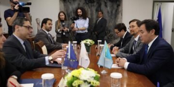Вице-министр иностранных дел Казахстана провел встречу с главой МИД Кипра