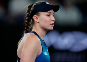 Теннисистка Елена Рыбакина вышла в 1/8 финала турнира WTA-1000 в Италии