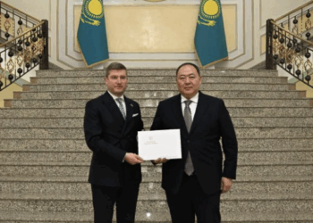 Посол Молдовы вручил копии верительных грамот в МИД Казахстана
