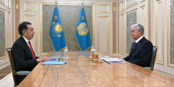 Президент Казахстана провел встречу с председателем Коллегии ЕЭК
