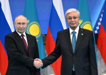 Президенты России и Казахстана провели переговоры в узком составе
