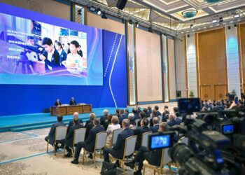 Токаев и Путин дали старт строительству школы «Сириус» в Астане