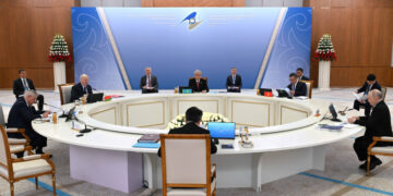 Токаев принял участие в заседании Высшего Евразийского экономического совета в узком составе