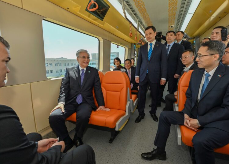 Касым-Жомарт Токаев принял участие в запуске Astana LRT