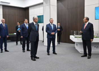 Президент Казахстана ознакомился с ходом развития города Алатау