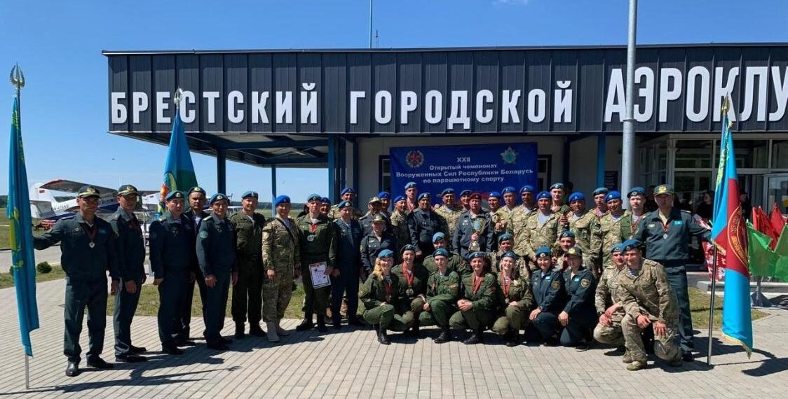 Представители казахстанского спецназа успешно выступили на турнире по парашютному спорту в Беларуси
