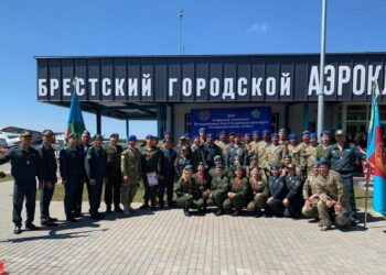 Представители казахстанского спецназа успешно выступили на турнире по парашютному спорту в Беларуси