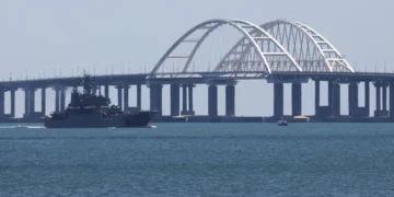 Гаагский арбитраж отклонил требование Украины о демонтаже Крымского моста