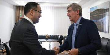 Первый замглавы МИД РК встретился с почетным консулом Казахстана в штате Аризона